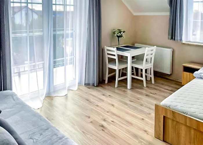 1 Bedroom Beautiful In Apartament Karwia